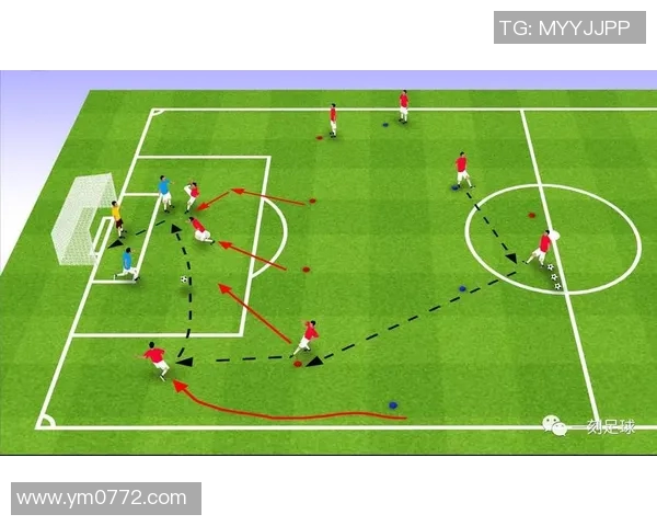 射门技巧与战术分析提升足球进攻效率的关键要素与实践经验 射门技巧与战术分析提升足球进攻效率的关键要素与实践经验