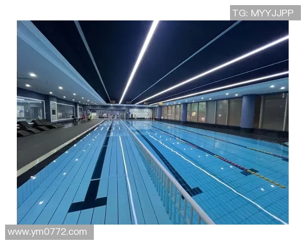 游泳锻炼全身肌肉提升心肺功能增强免疫力是保持健康的理想选择